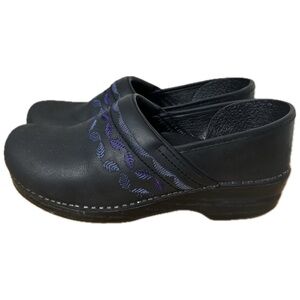Dansko Womens Size 41 Clogs Shoes Black Suede Leather Embroidered